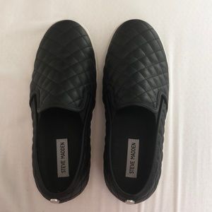 Steve Madden slip on’s